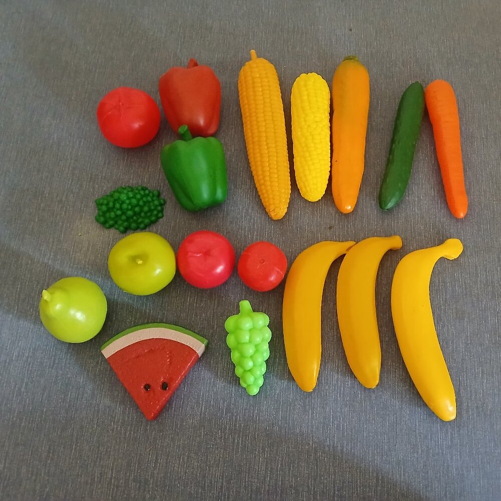 Pretend Plastic Play Food Fruits and Vegetables x 18 Set # 3